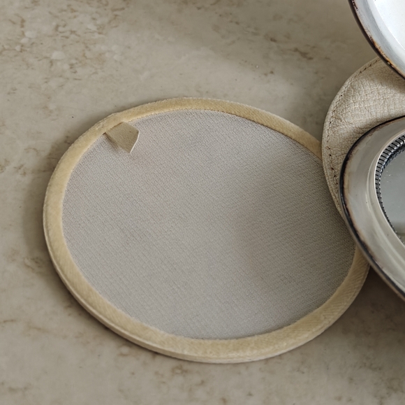 Rare Georg Gensen Sterling Silver Compact with Engraved Design Original Case - Picture 10 of 15